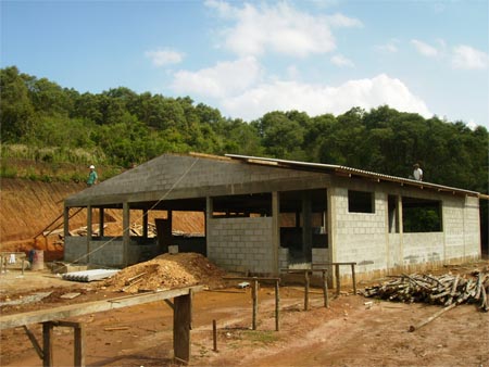 Rotary CLub de Curitiba Oeste - Construção da Nova Escola Rural da Macieira