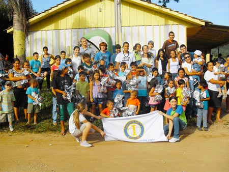 Rotary Interact Club de Curitiba Oeste | Páscoa Macieira