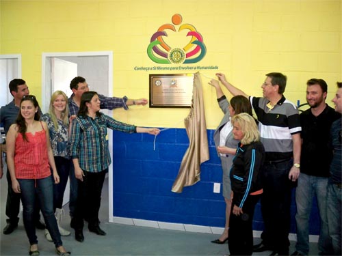 Rotary CLub de Curitiba Oeste - Construção da Nova Escola Rural da Macieira