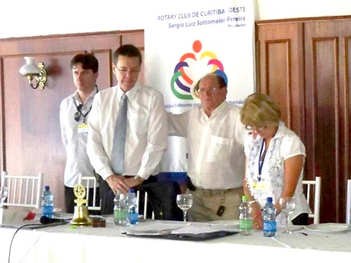 Rotary Club de Curitiba Oeste | Rotaract | Hermano